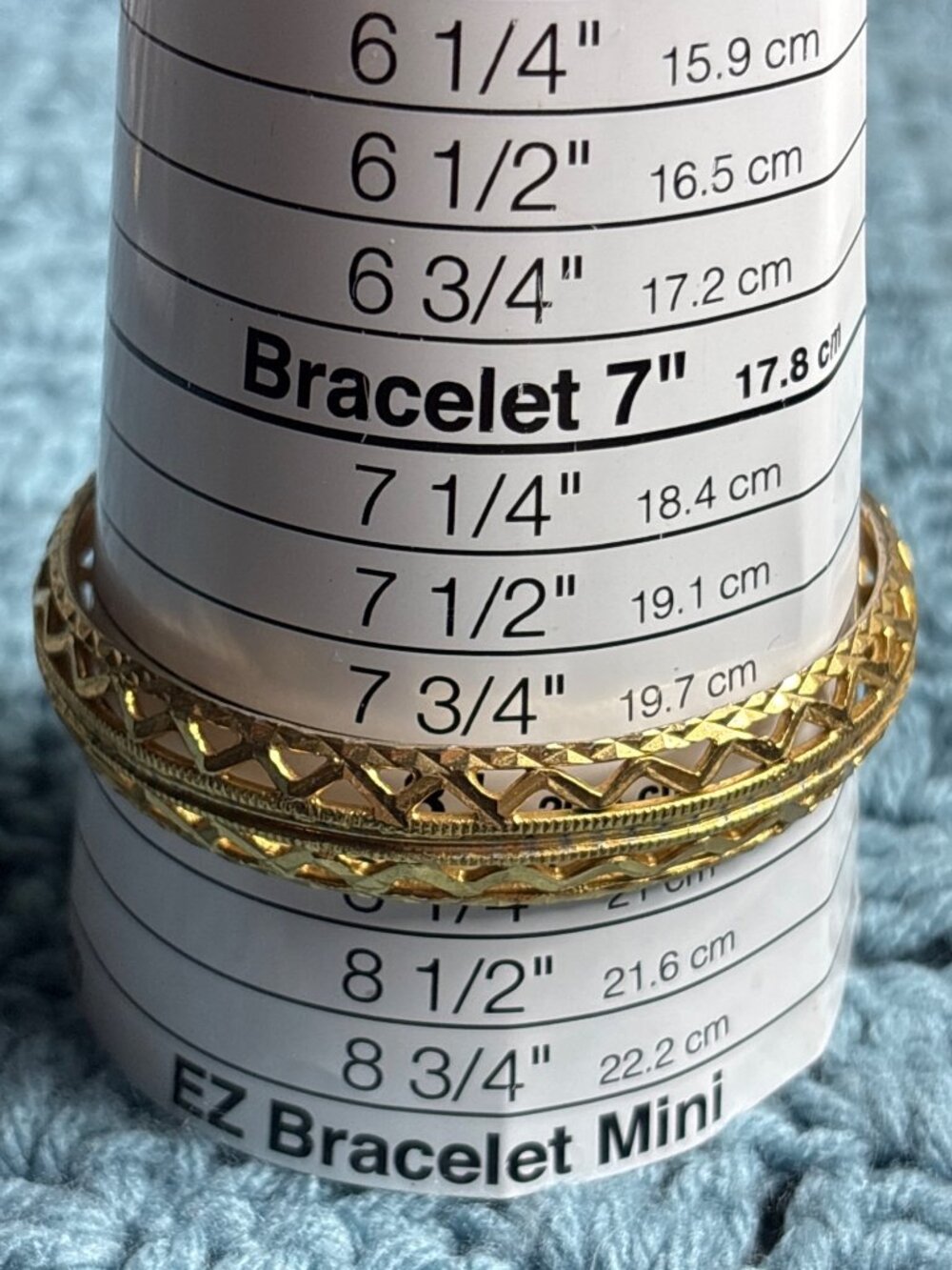Vintage Goldtone Bangle Bracelet Geometric 8 inches